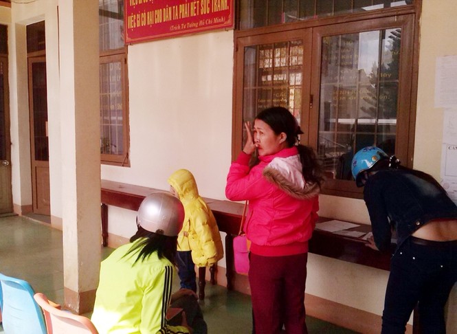 Ngày làm việc đầu năm, nhiều cơ quan còn “ăn Tết” - ảnh 2